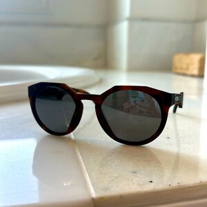 Oakley HSTN Matte Brown Tortoise Sunnies 🌻